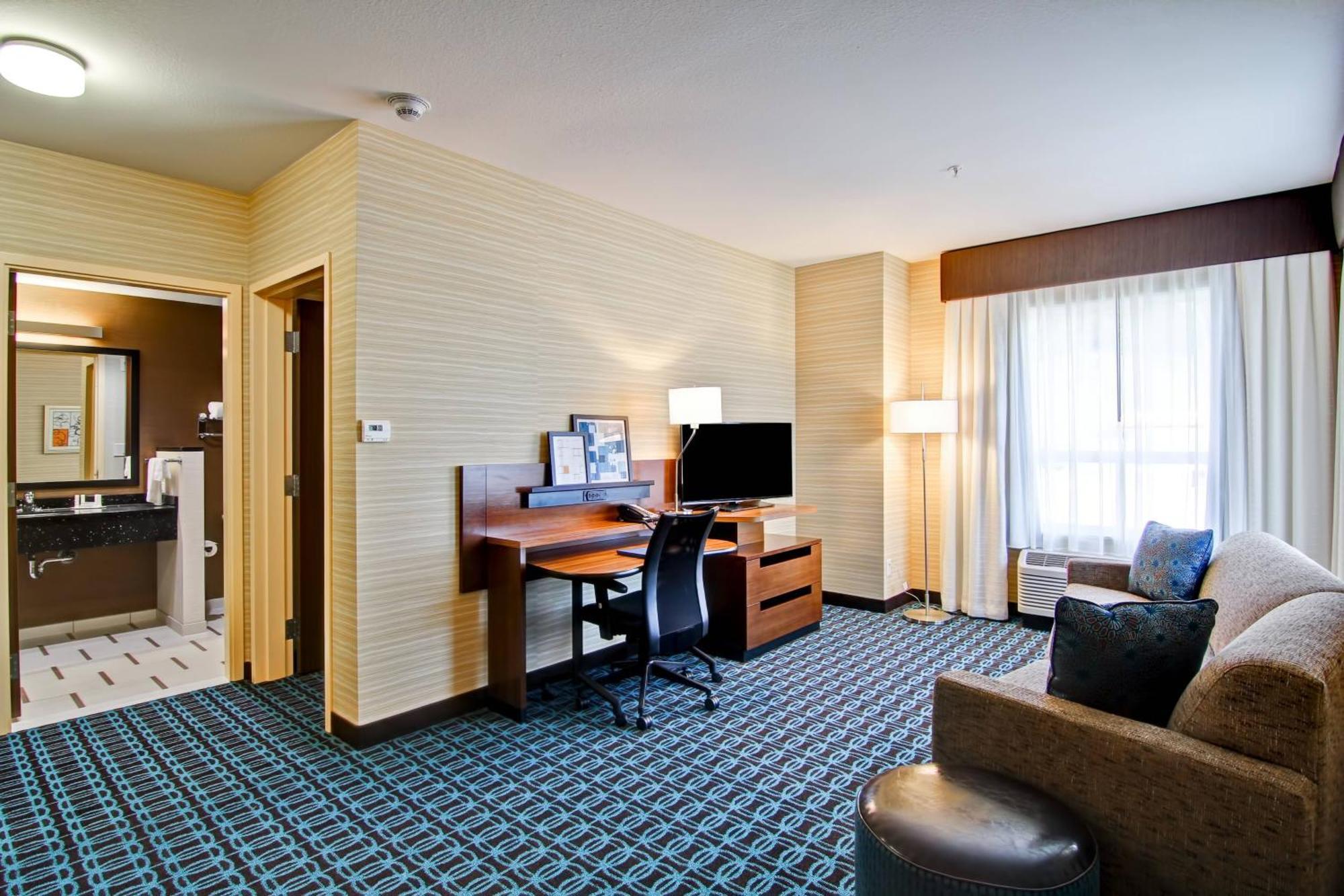 Fairfield Inn & Suites By Marriott Kamloops Exterior foto